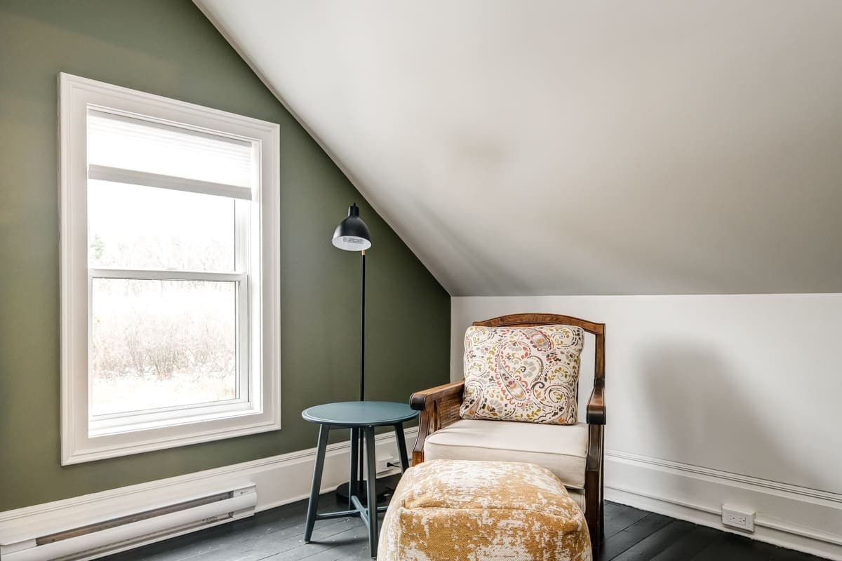 From HGTV! Marigold Suite in county farmhouse - Picture 41