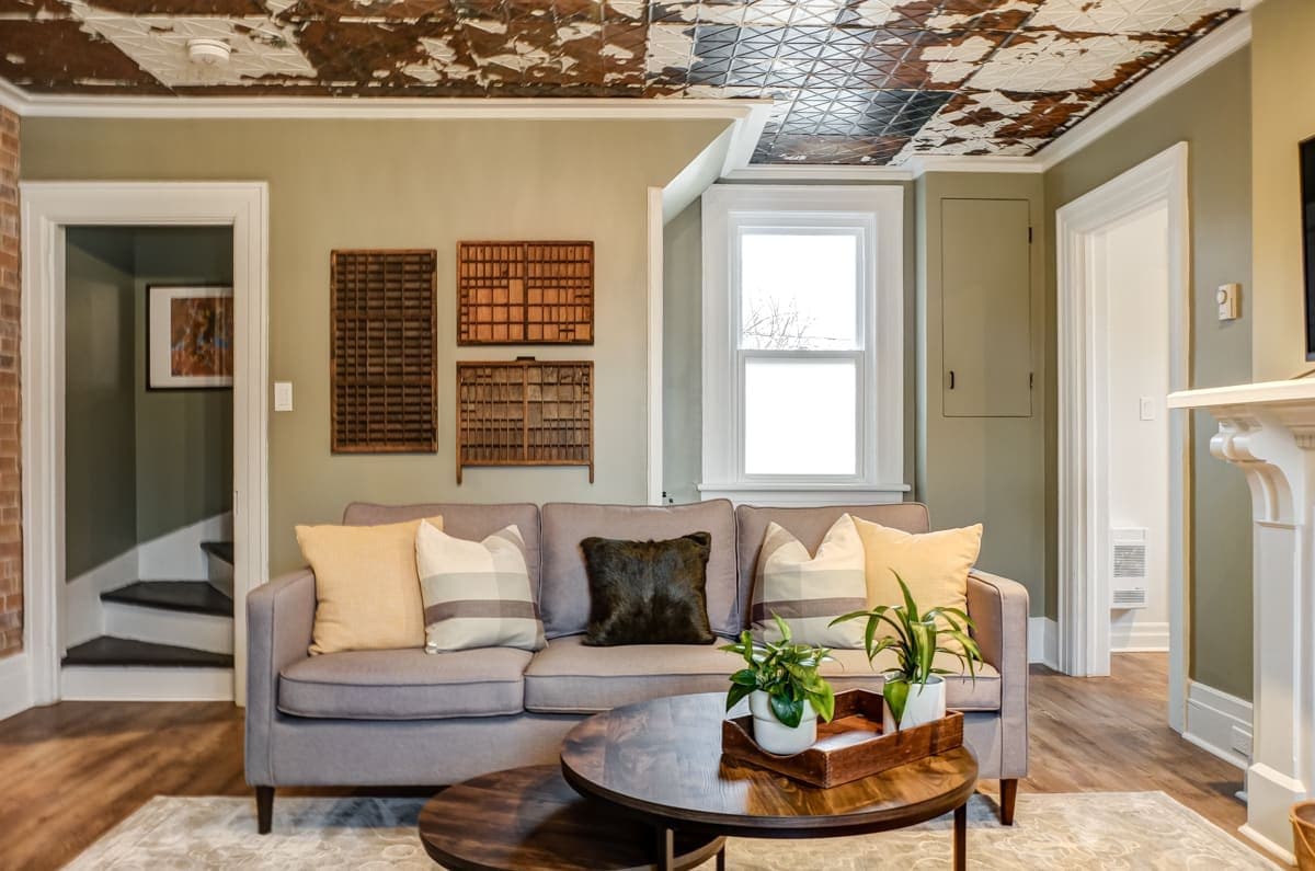 From HGTV! Marigold Suite in county farmhouse - Picture 38