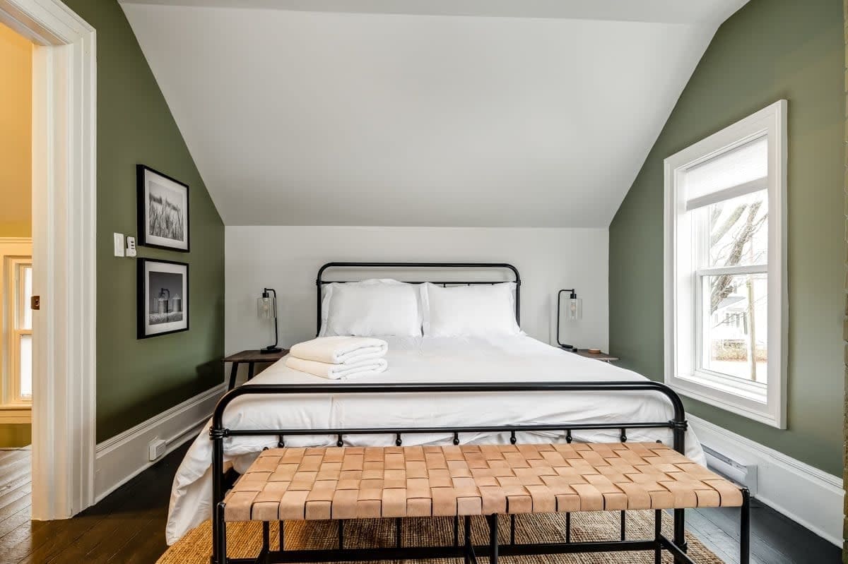 From HGTV! Marigold Suite in county farmhouse - Picture 40