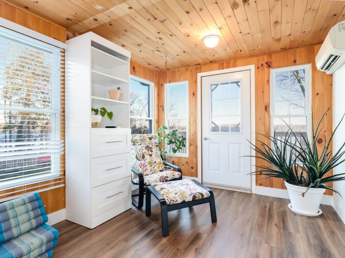Cozy Family Waterfront Retreat - Picture 39
