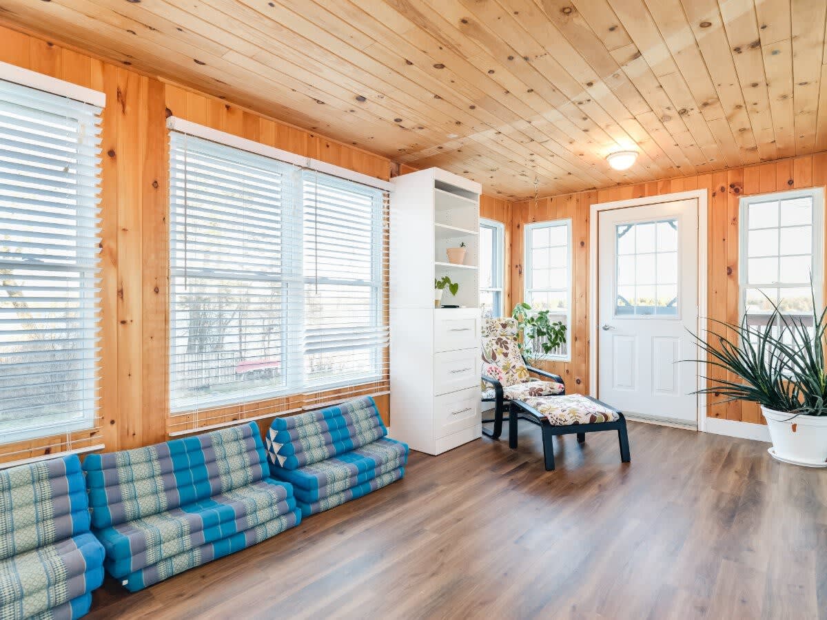 Cozy Family Waterfront Retreat - Picture 40