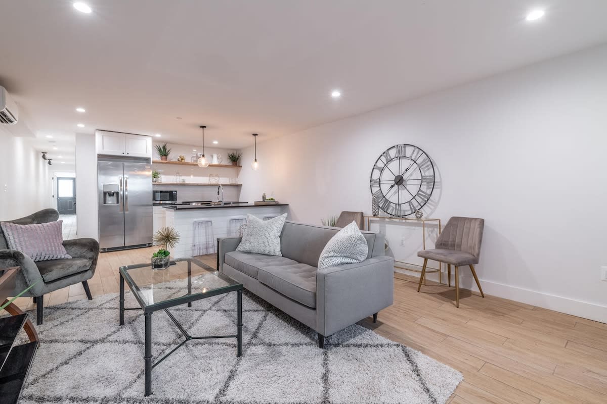 Bloomingdale Beauty – Sleeps 4 In Style!