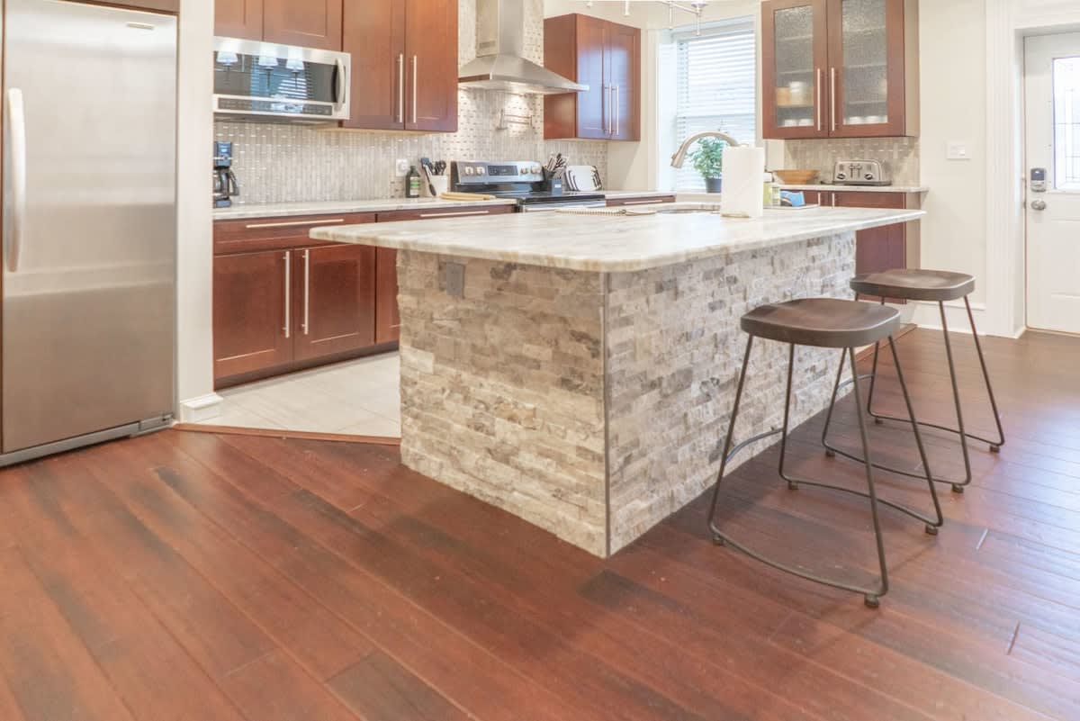 Grand 5BR in the Heart of the CWE ABODEbucks — St. Louis, MO — vacation rental