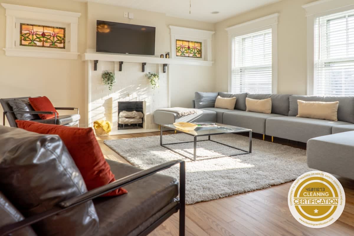 Magnolia on the Park Spacious 4BR ABODEbucks — St. Louis, MO — vacation rental