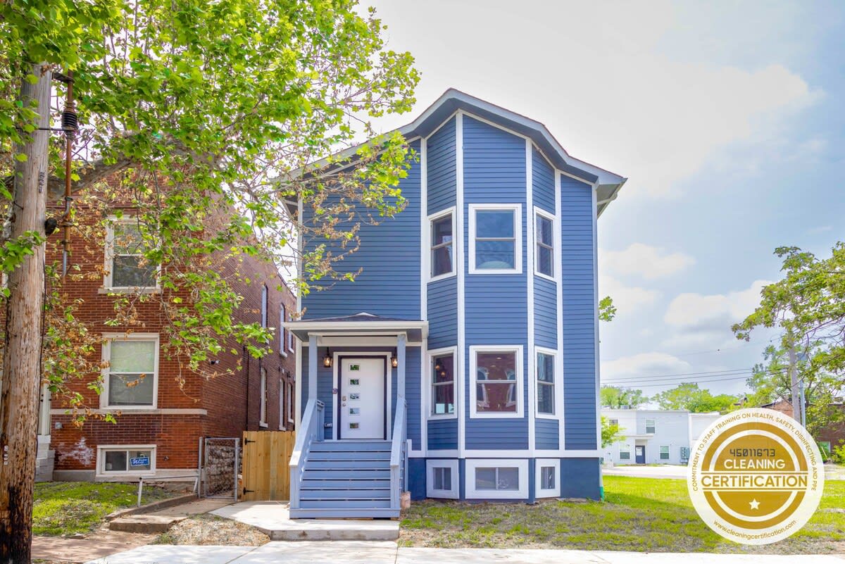 Lovely Modern 3BR-3BA Grove Home ABODEbucks — St. Louis, MO — vacation rental