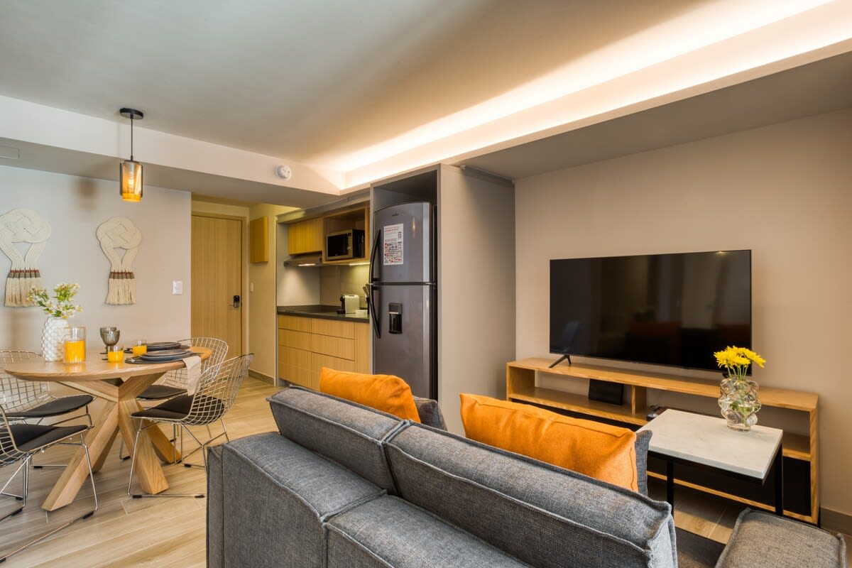 Ibsen - Foro 2BR Balcony Apt — Ciudad de México, Ciudad de México — vacation rental