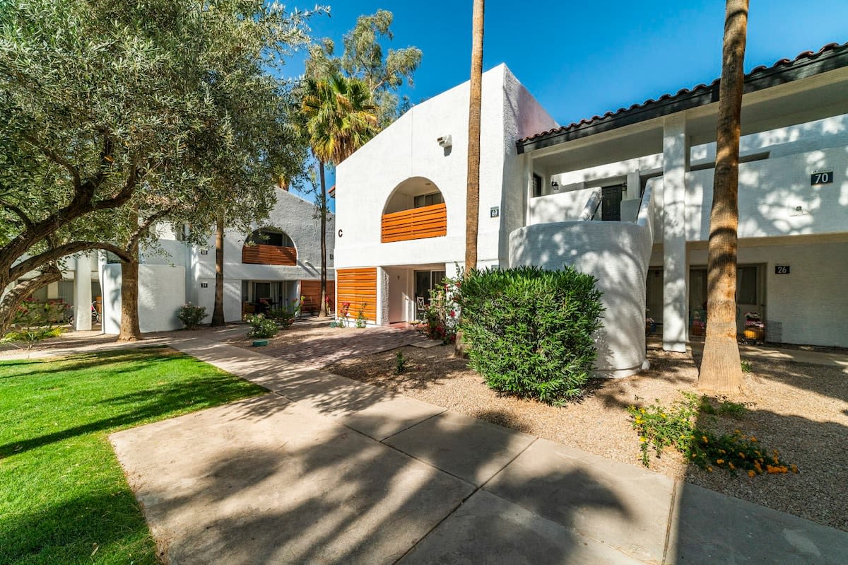 79 Casa Grande 2bd 2ba modern getaway heated pool NO PETS — Casa Grande, AZ — vacation rental