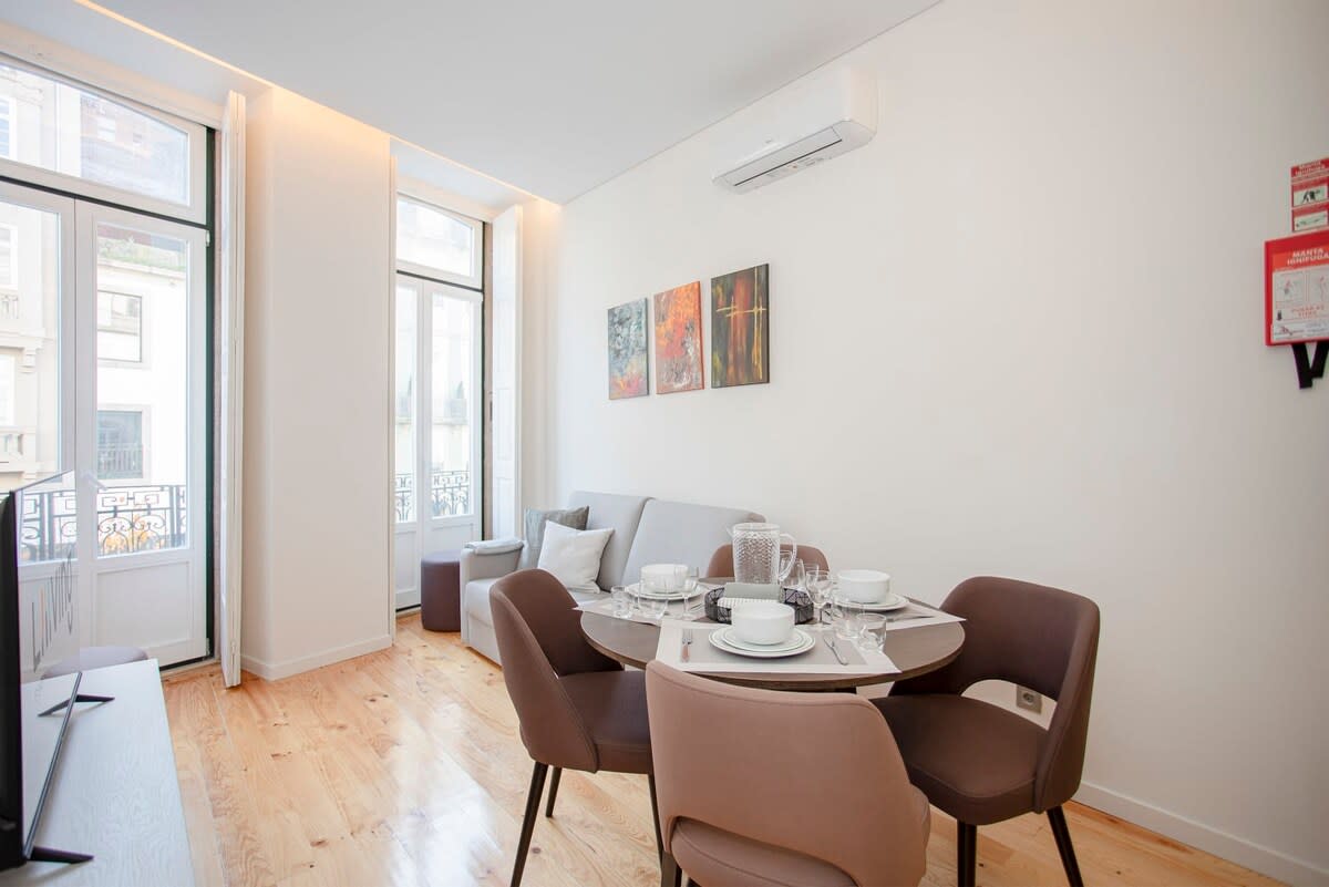 Liiiving in Porto-Mouzinho Residence Apartment 1F β Porto, Porto β vacation rental