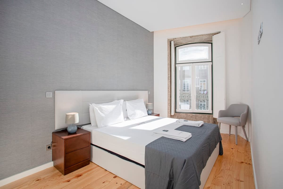 Liiiving in Porto-Mouzinho Residence Apartment 2F — Porto, Porto — vacation rental