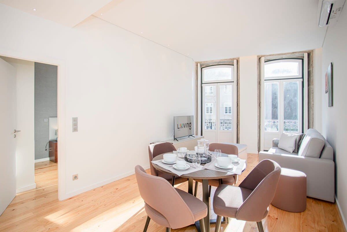 Liiiving in Porto-Mouzinho Residence Apartment 3F — Porto, Porto — vacation rental