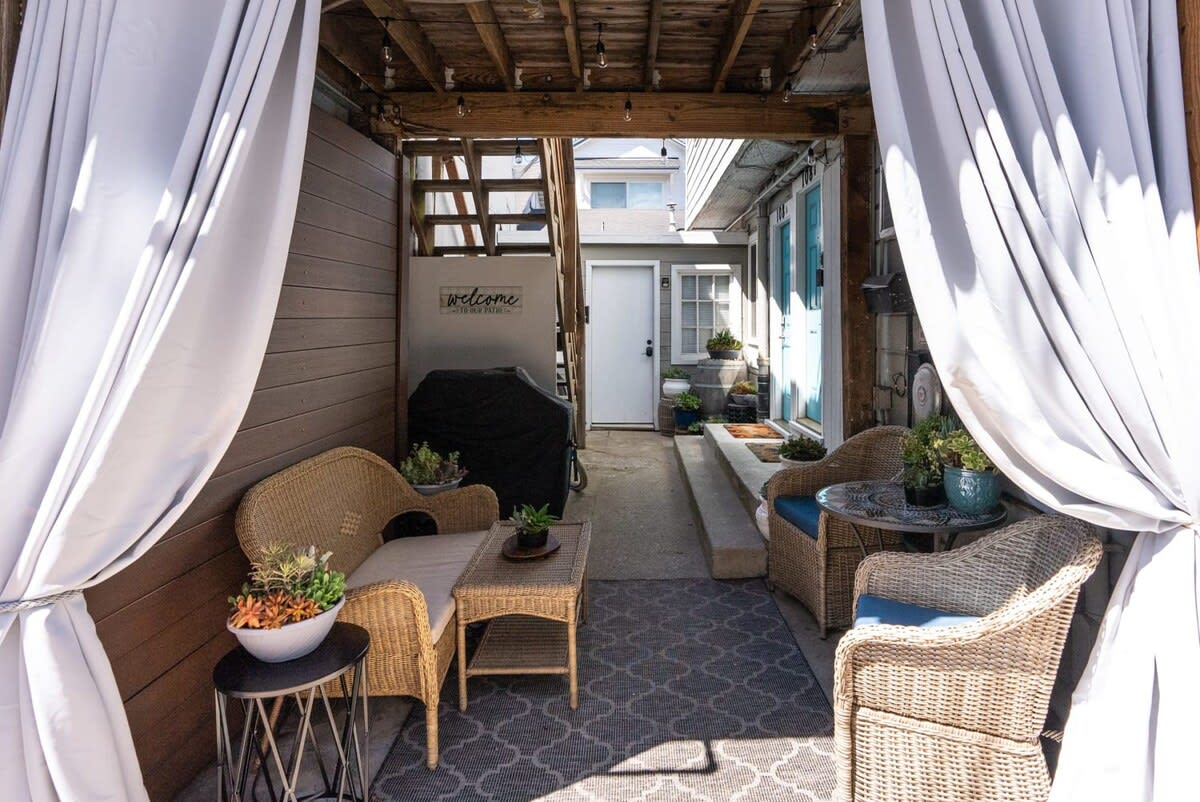 House Rent Village Thing Capitola Village Hideaway Bungalow - Pet friendly! | Capitola | O'Neal ...