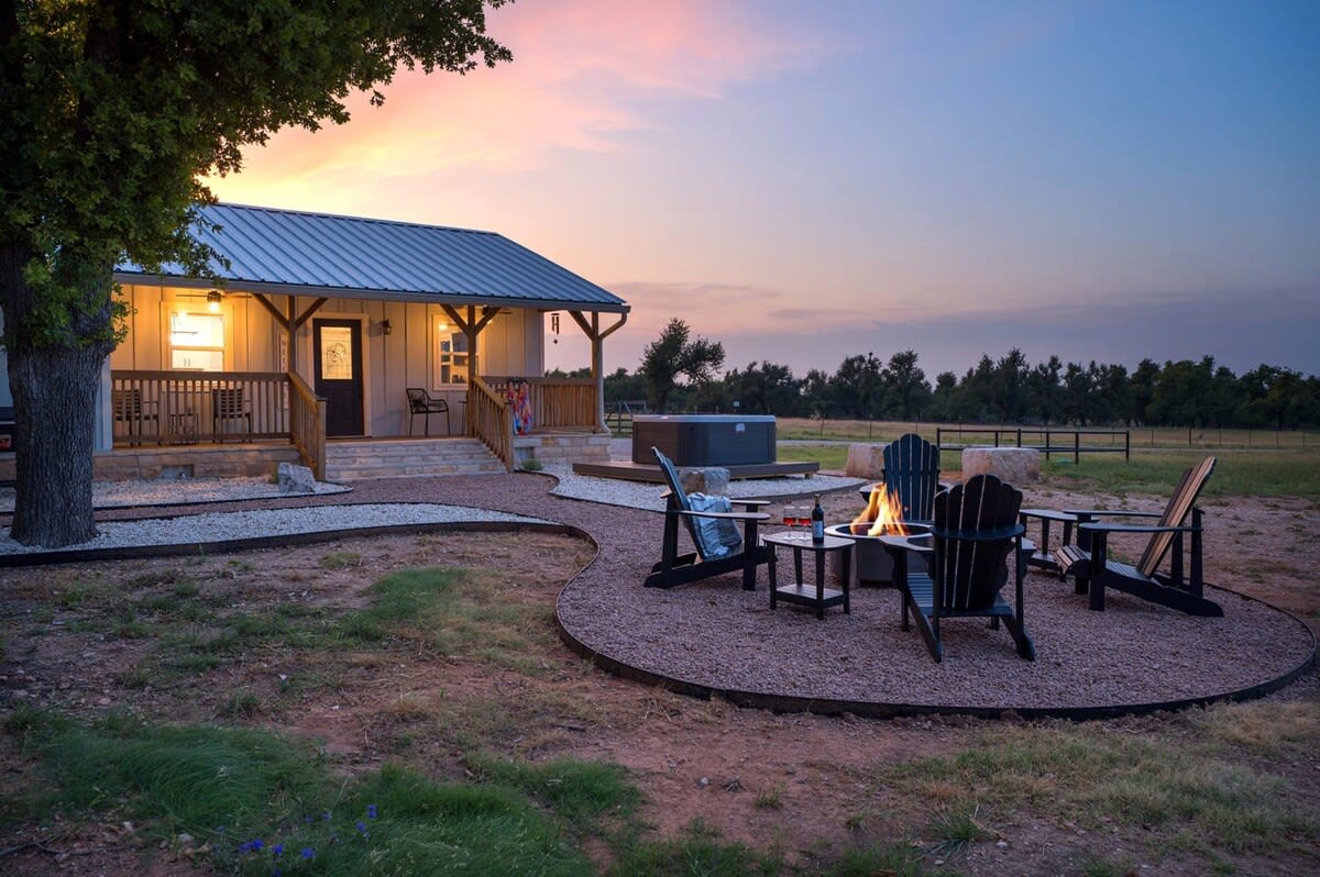 Cherry Pond, Hot Tub, Views! — Fredericksburg, TX — vacation rental