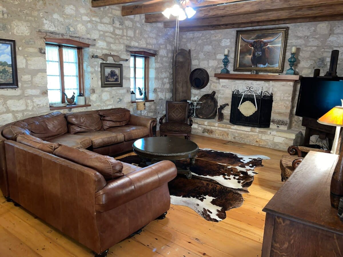 Crockett & Creek B&B, Walk to Main St! — Fredericksburg, TX — vacation rental