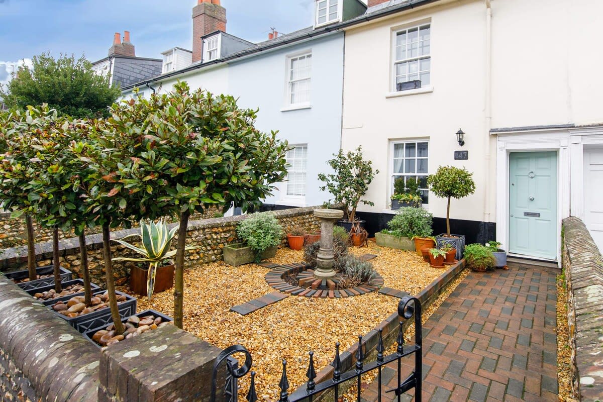 Beautiful Georgian Home in Heart of City