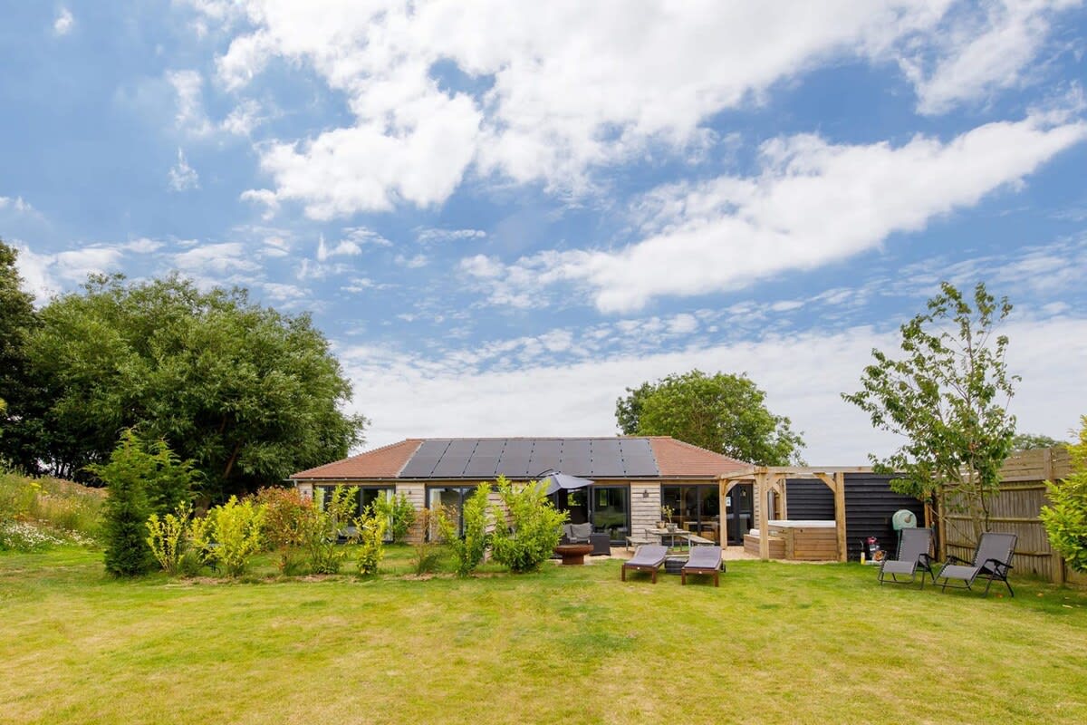 The Granary has spacious gardens and green surroundings. You'll feel truly away from it all!