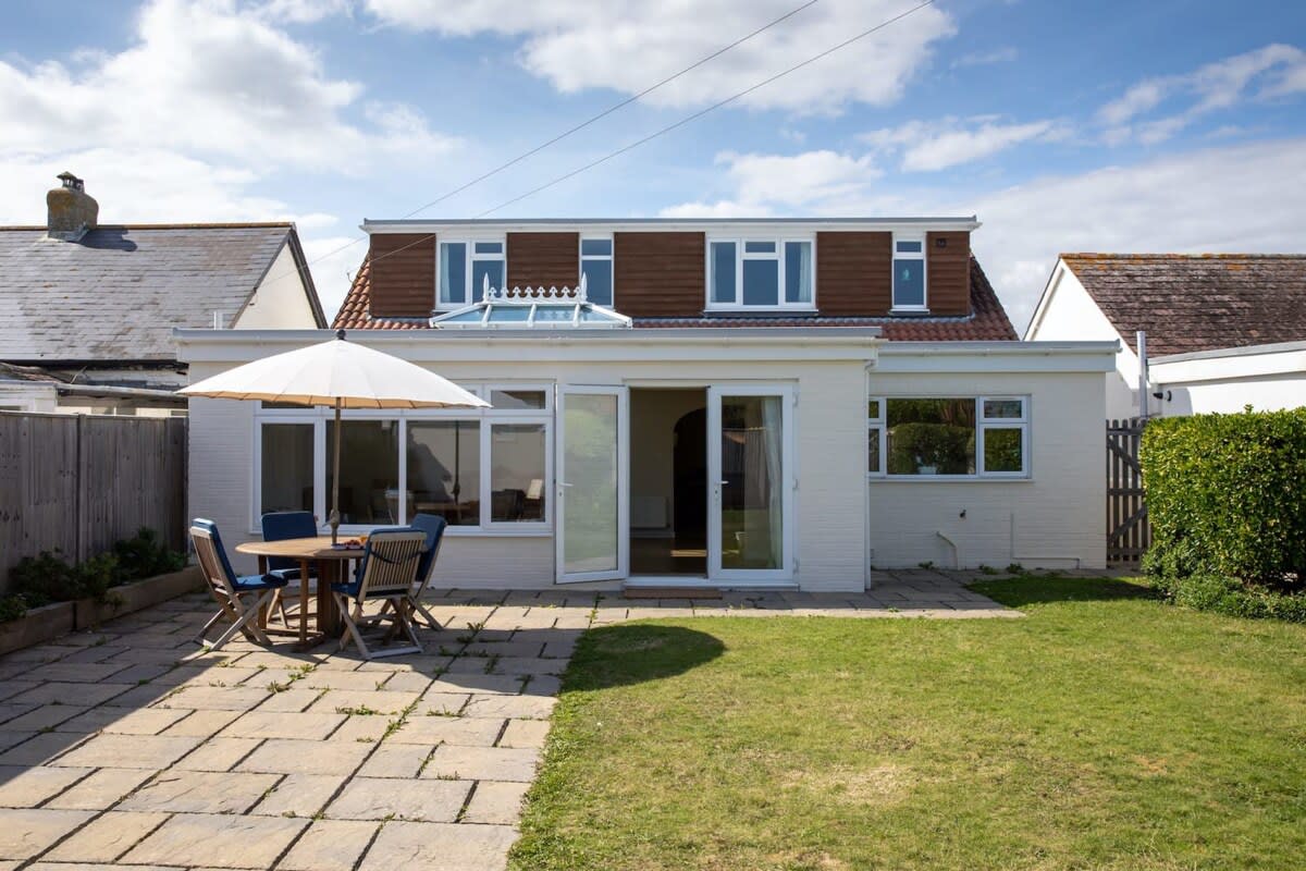 Detached Coastal Home 150m from Beach | Sleeps 8