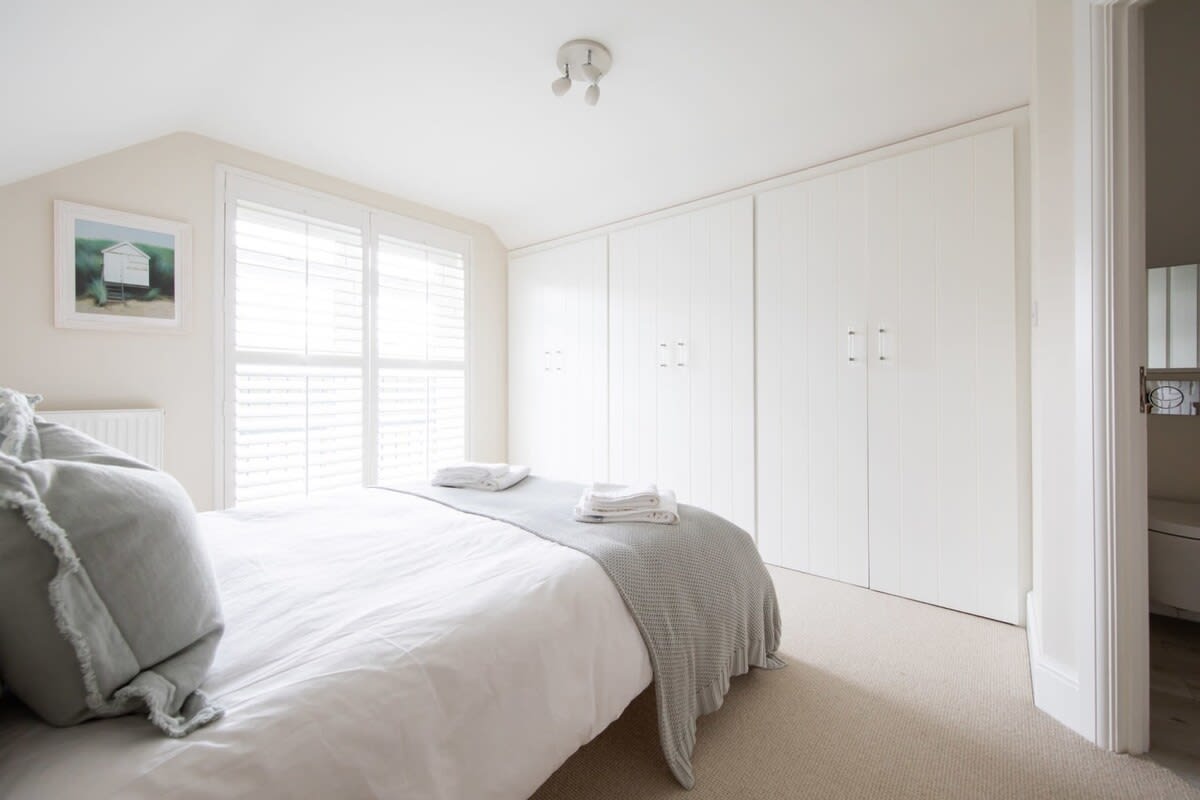 And here’s the bed (this has now been swapped for a new king bed).