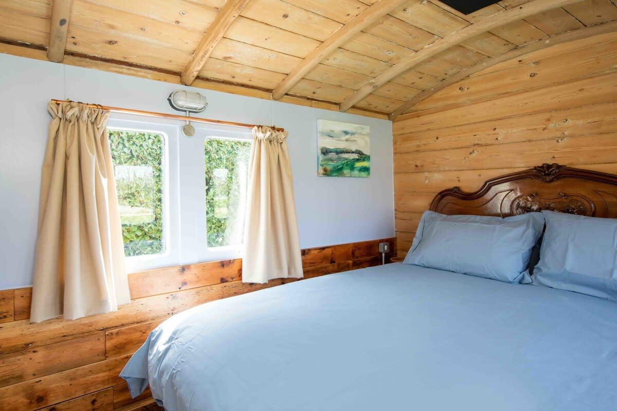 The main bedroom is comfy and cosy, with a luxury mattress, bedding and linen.