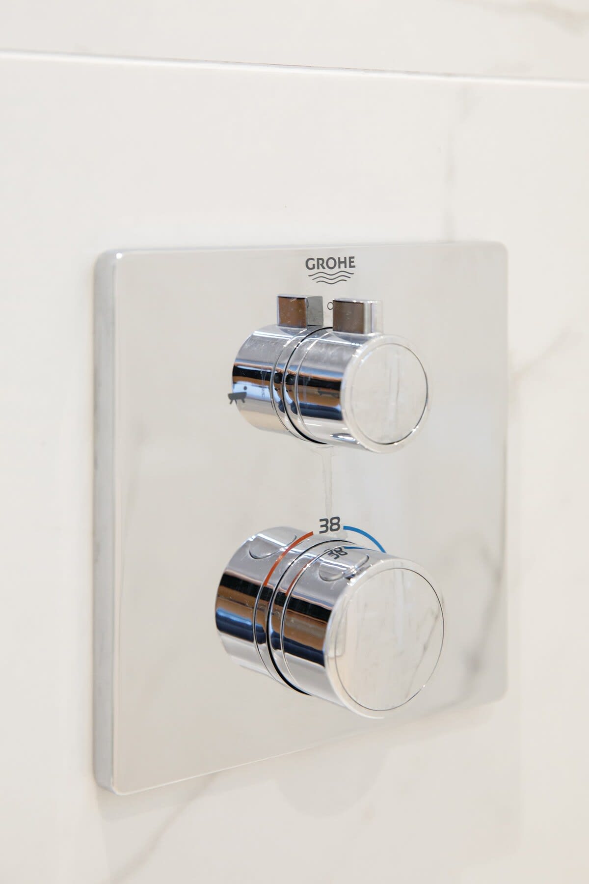 All the fittings are shiny and new