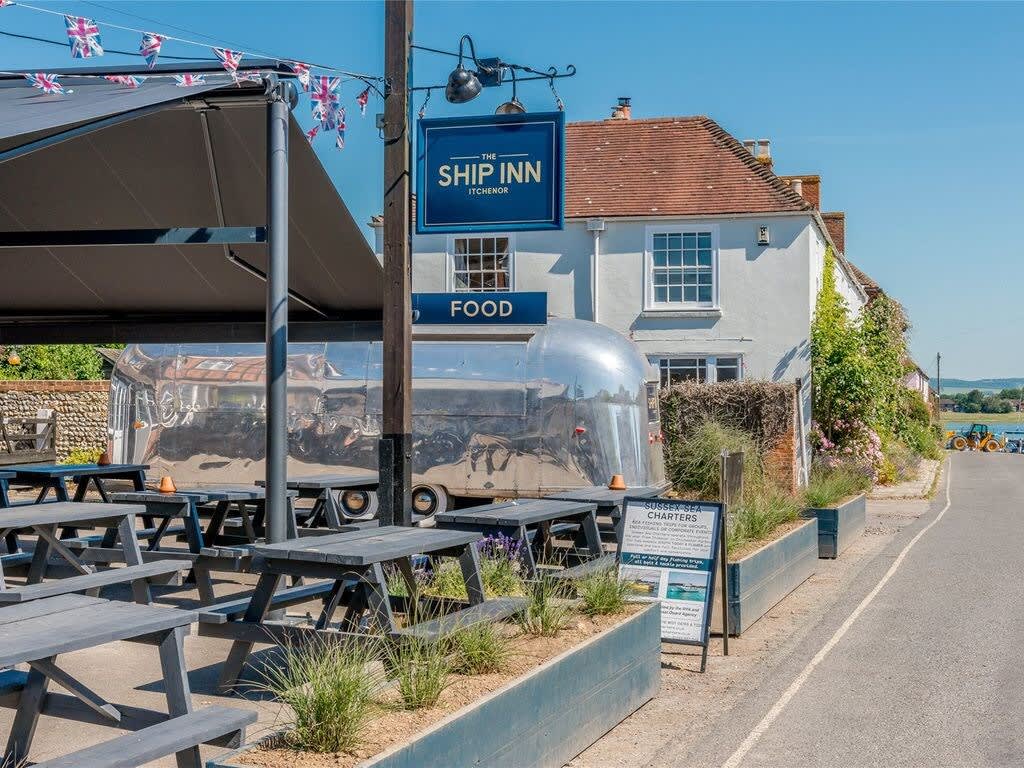 The Ship Inn in Itchenor is only a 20 minute cycle ride along the coast away