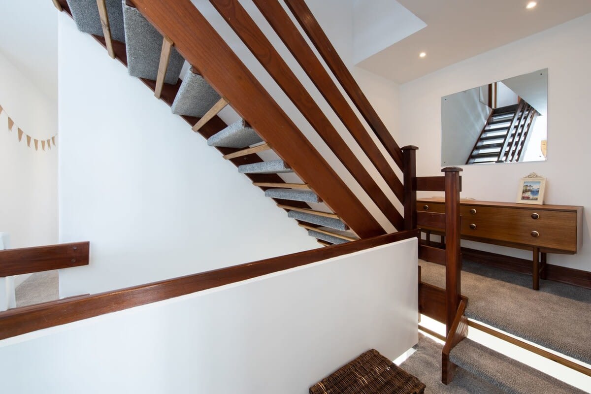 The first floor landing up to the second floor