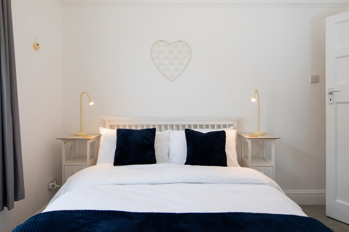 Curl up in bed with a good book at night with stylish reading lamps