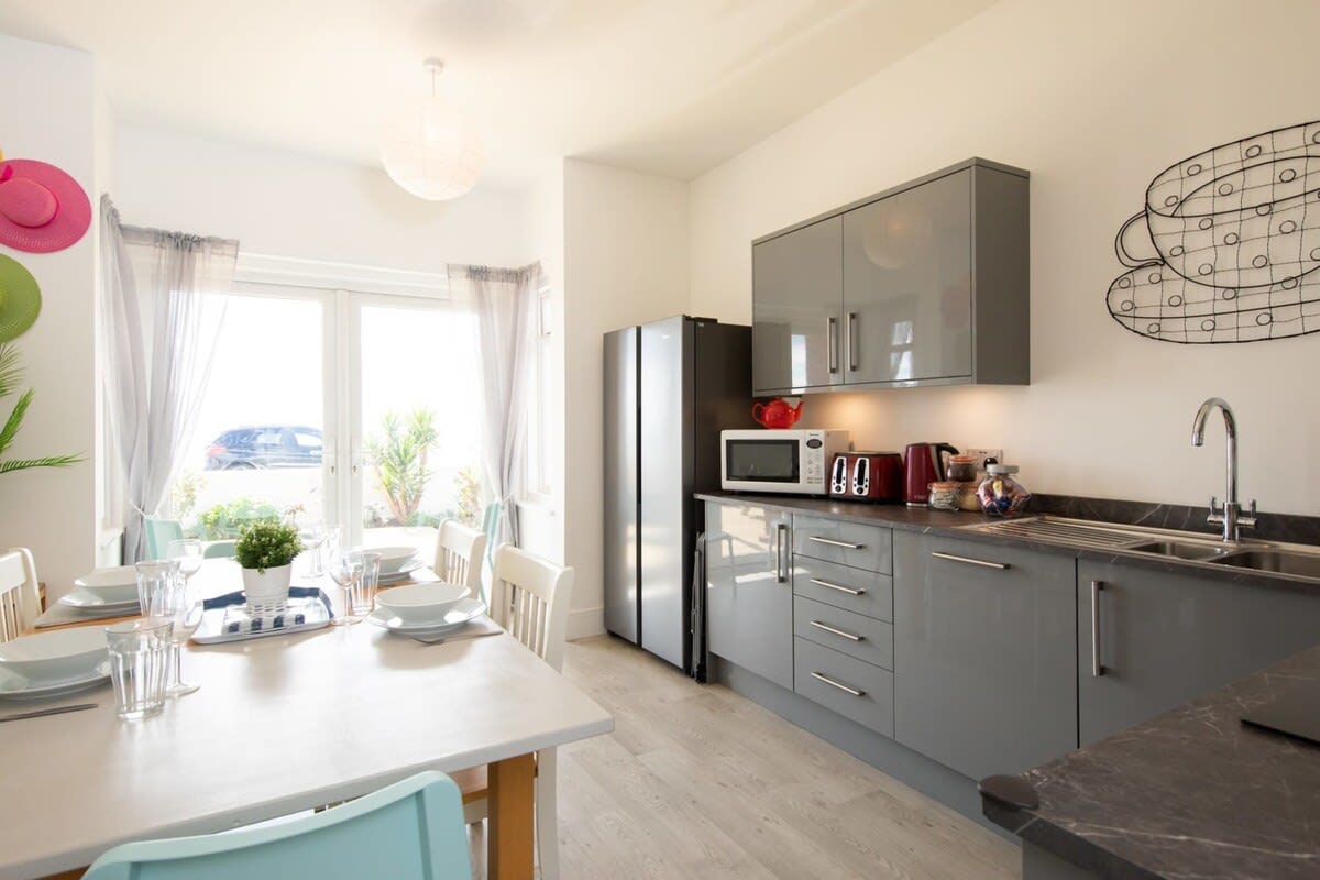 The kitchen has all of the modern amenities required.