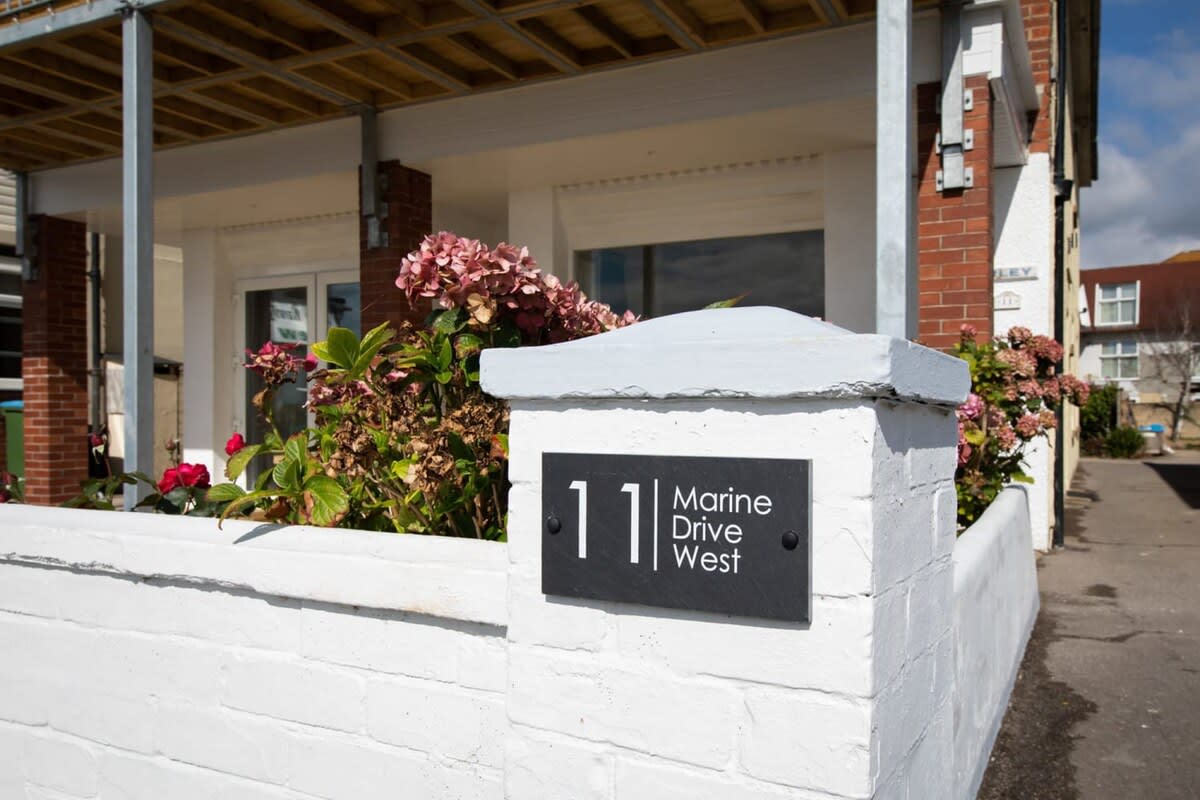 No.11 (1st and 2nd floor) of the house is accessed independently of the ground floor.