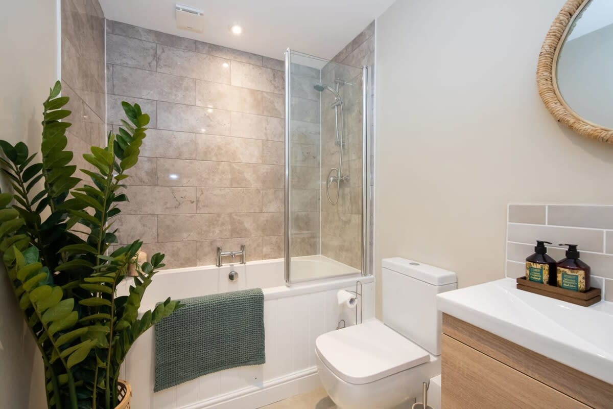 Pretty Coastal Annexe Close to Village and Quay