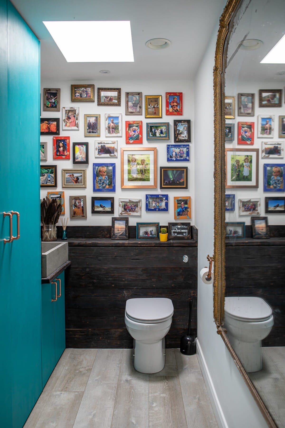 The ground floor loo, and what a space it is!