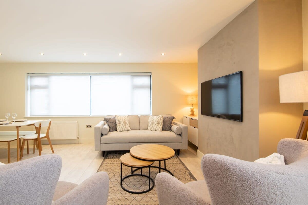 Cozy & comfy with plenty of space to watch your favourite TV show