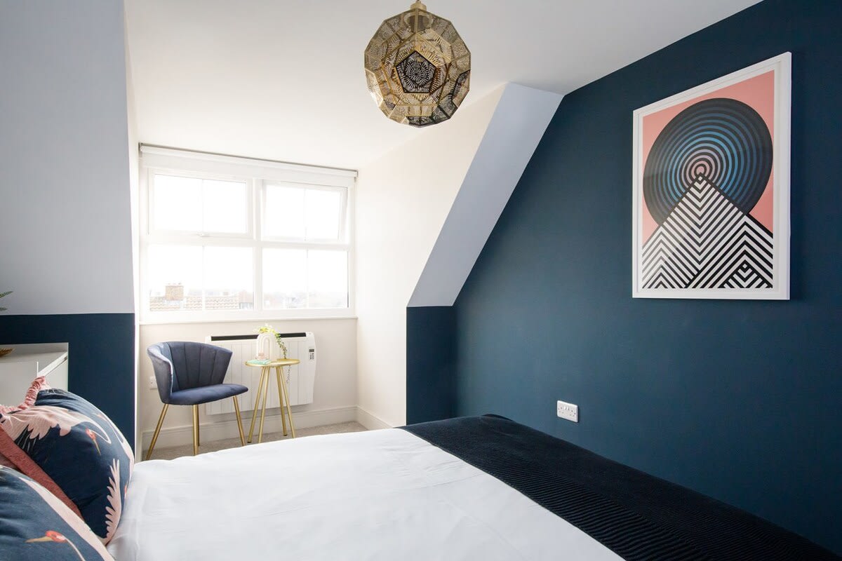 The south-facing bedrooms are light and sunny for much of the afternoon and evening.