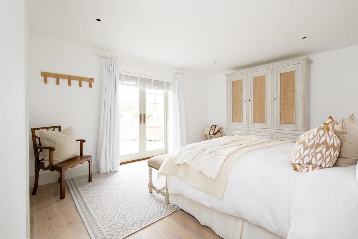 Lie down on the comfortable king bed to get a good night's sleep