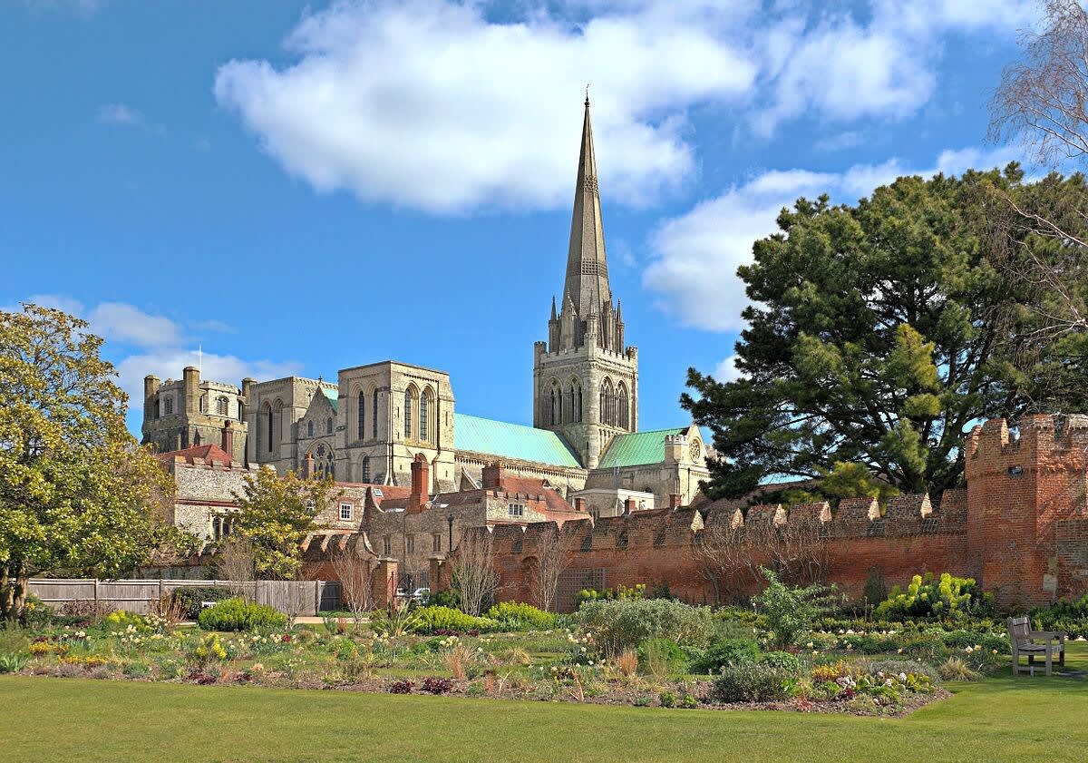 The cathedral city of Chichester is 8 miles away.