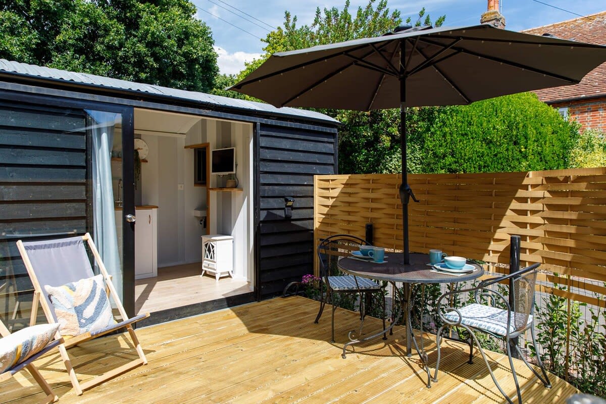 Gorgeous Shepherds Hut – Walk to Beach & Pub