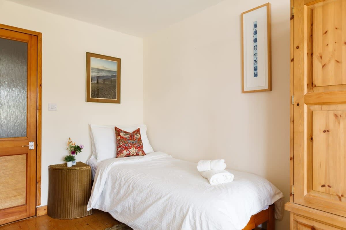 All beds have crisp linen and quality towels.