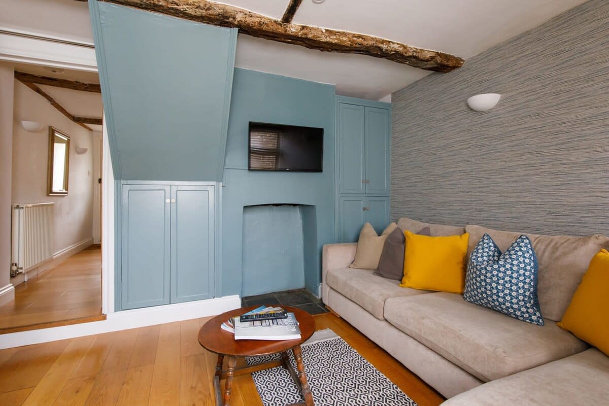 Charming 4bd Townhouse right in the city centre!