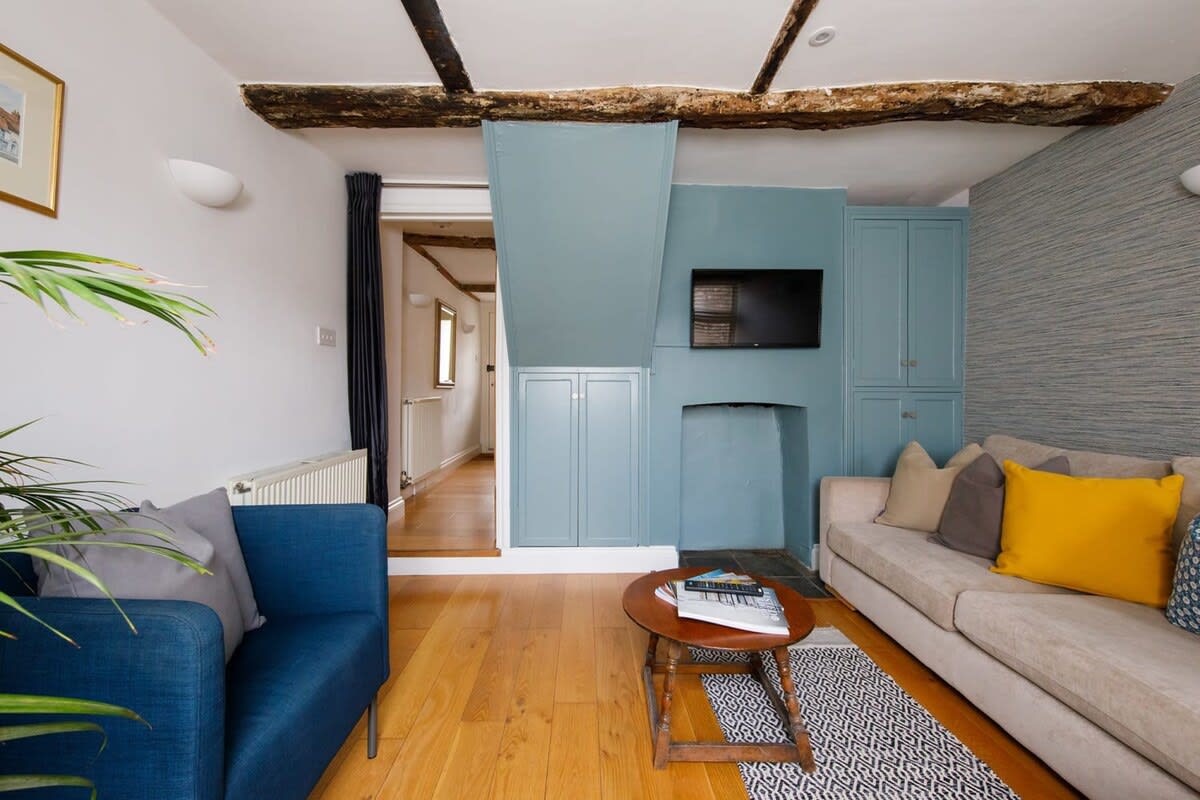 You'll feel instantly at home in this cosy townhouse.