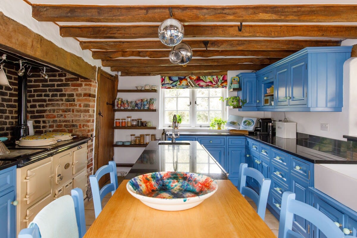 Amazing 5 BR Country Home ~ Pool, Gym, Yoga Studio