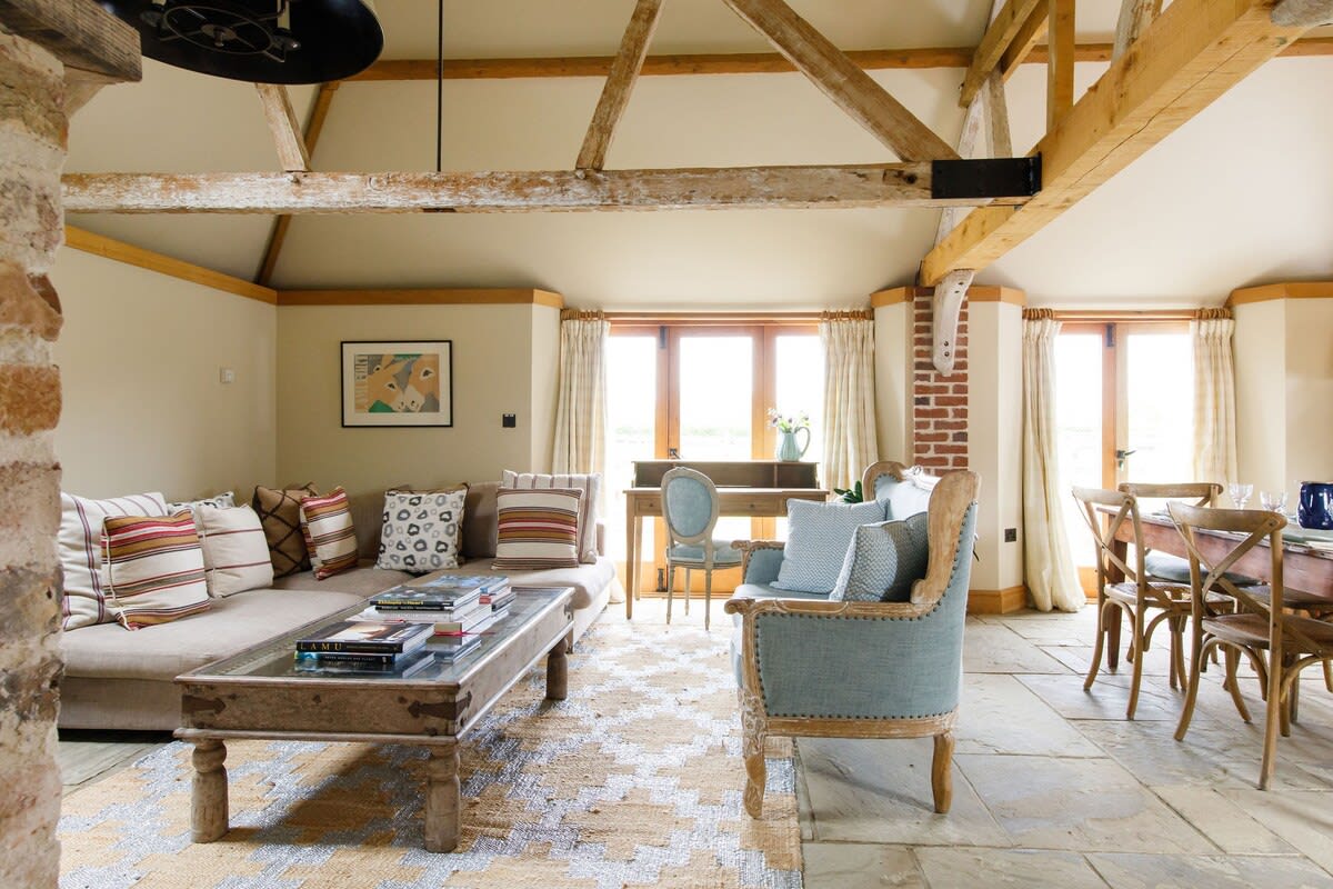 Beautifully decorated and designed throughout, the luxury annexe is decked out with stunning furniture and textiles.