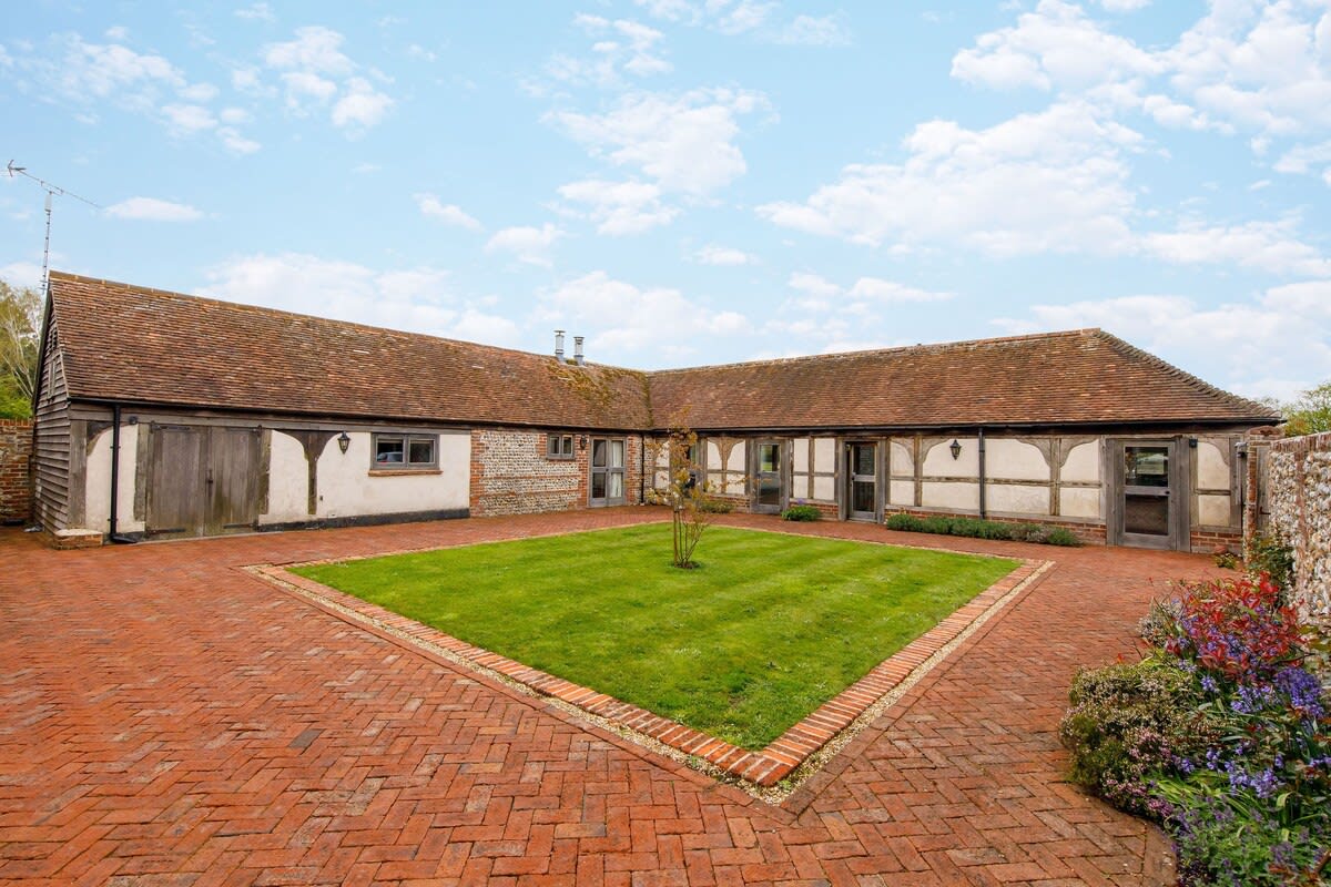The Cottage is a stylish and homely two-bedroom self-contained annexe detached from the main house. Perfect for family members wanting a little more privacy during their stay.