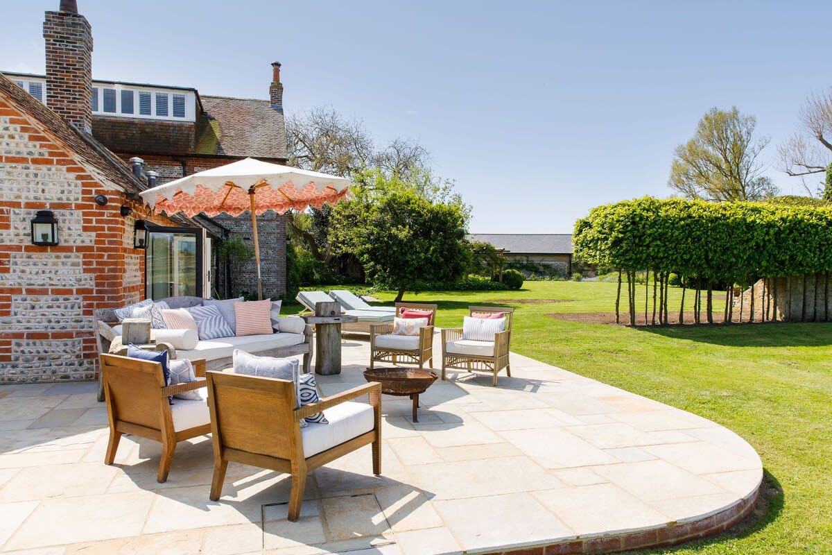 Enjoy sunshine all day long.