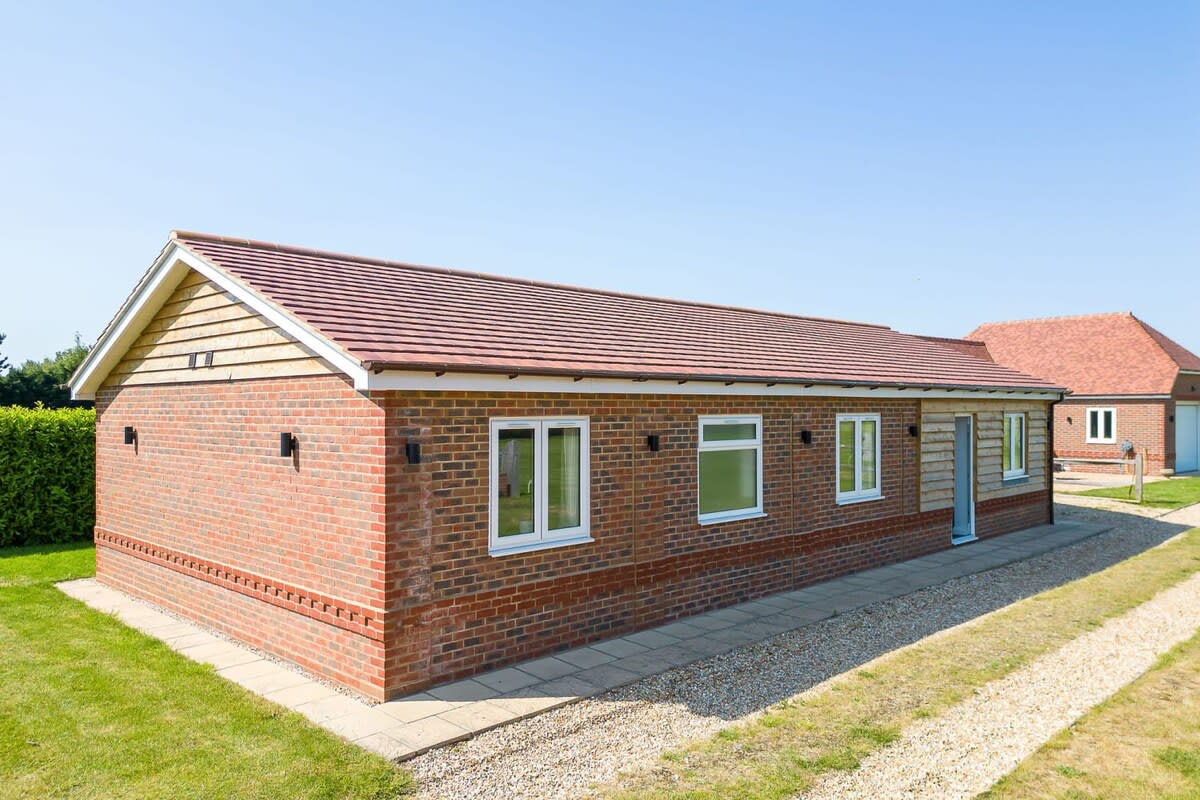 This modern and spacious two-bedroom bungalow is a perfect countryside retreat.