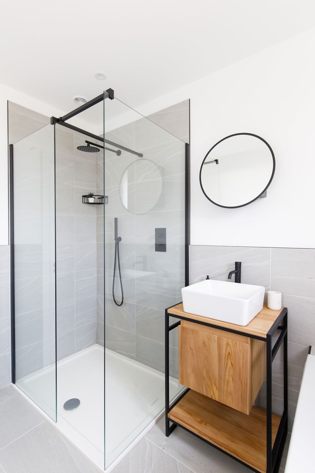 The overhead power shower.