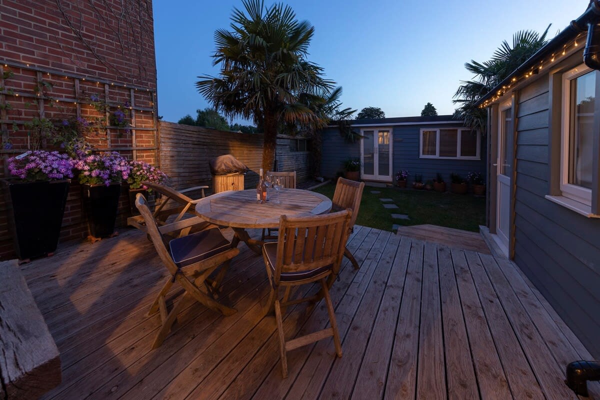 The garden is another perfect to enjoy during the night and day.