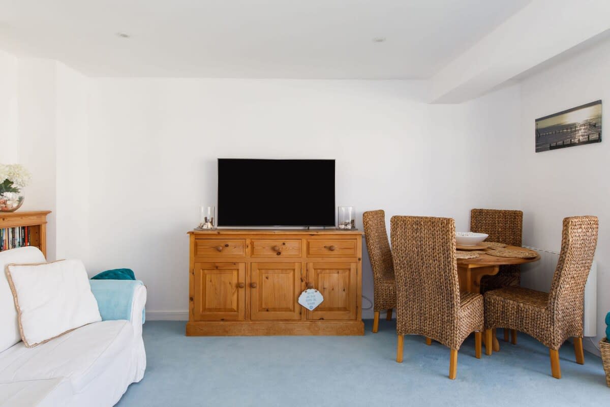 Enjoy a film or favourite TV show on the Smart TV.