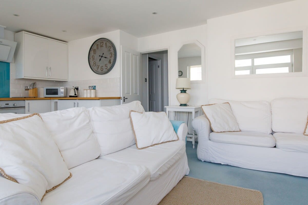 This light and airy apartment offers a true home from home by the sea.