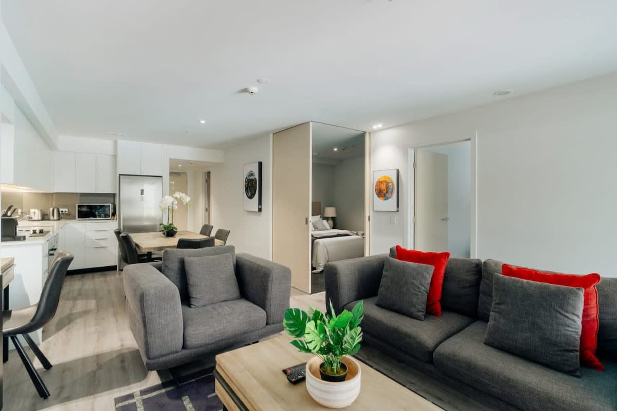 Modern Apartment Near Coronet Peak Skiing