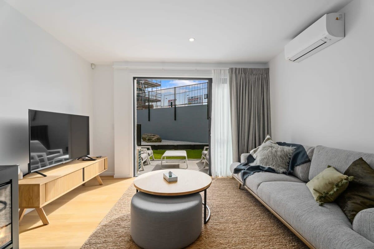 Mountain View Apartment Near Wanaka's Best Spots