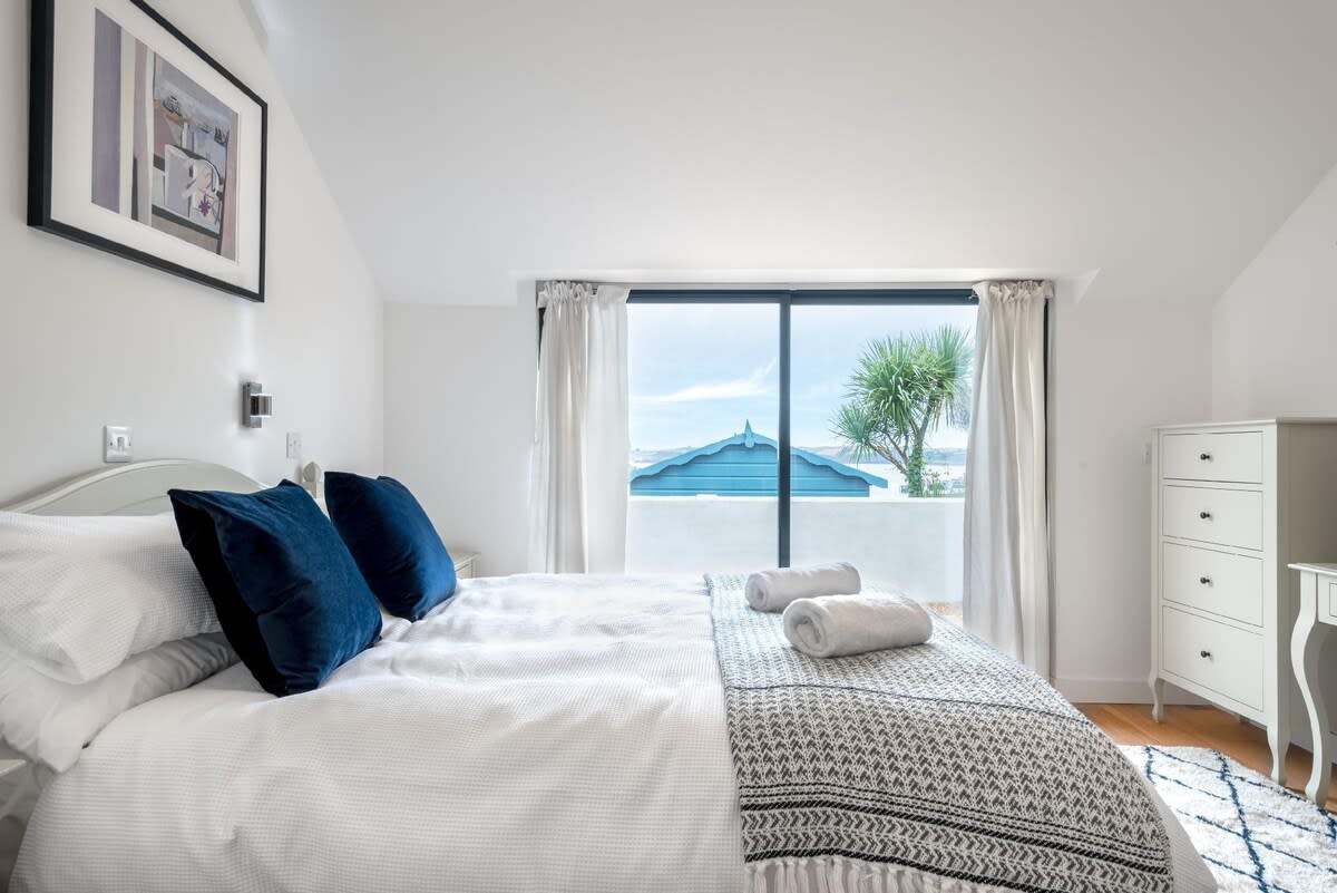 Bright Flat with Estuary Views & Parking, Falmouth — Falmouth, Cornwall — vacation rental